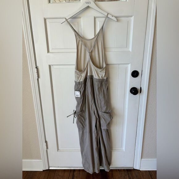 NWT Free People Backpacker Pocket Muted Beige Onsie Jumpsuit - Picture 3 of 5
